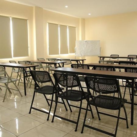 Daya Hotel マカッサル エクステリア 写真