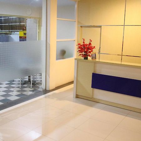 Daya Hotel マカッサル エクステリア 写真